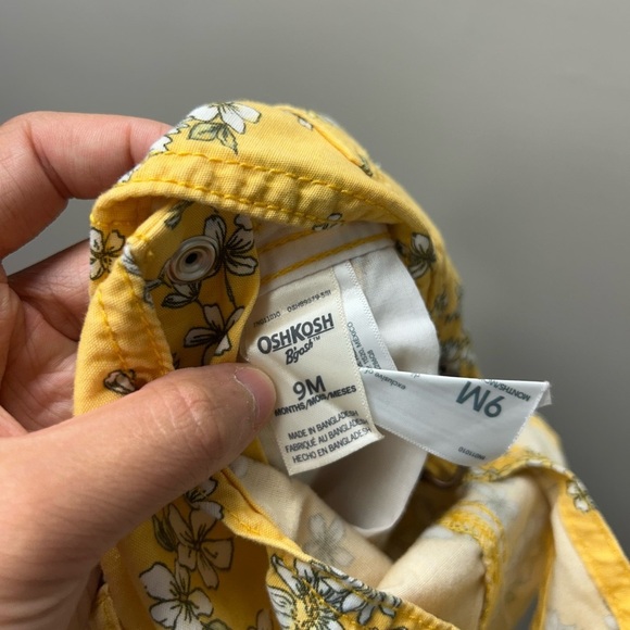 Oshkosh B’gosh Yellow Floral Short Overalls‎ - Picture 4 of 4